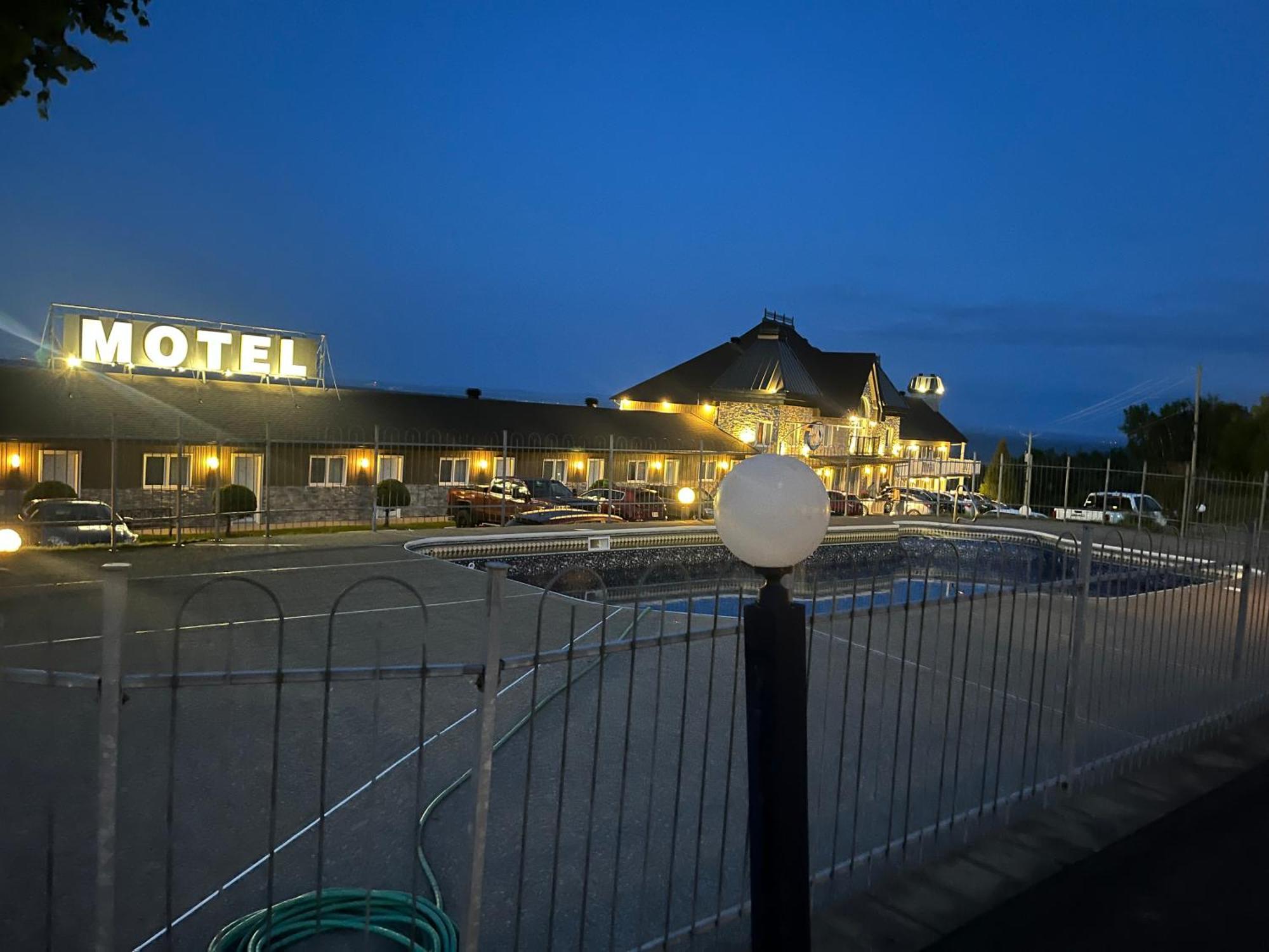 Motel Vue Belvédère Saint-Siméon Esterno foto